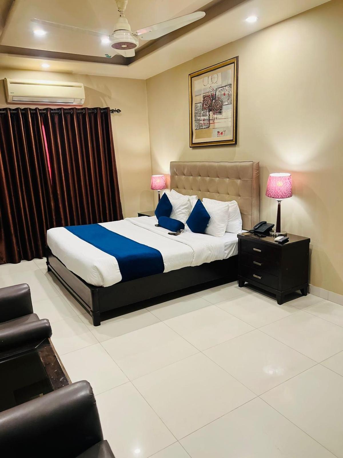 Grand Regent Hotel And Suites Faisalabad Exterior photo